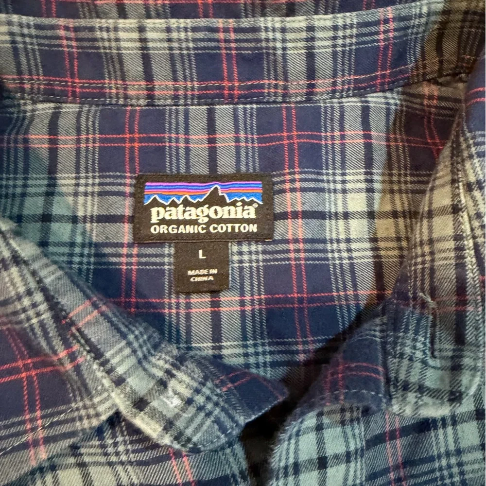 Patagonia Organic Cotton Flannel‎ Plaid Button-Down Shirt | Men’s L | Blue & Red